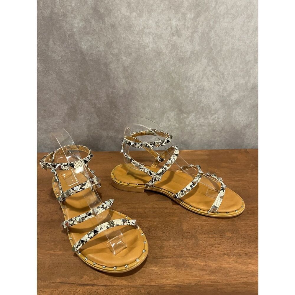 Nicole Miller Tanny Snakeskin Strappy Studded Sandals - Tan Footbed size 8